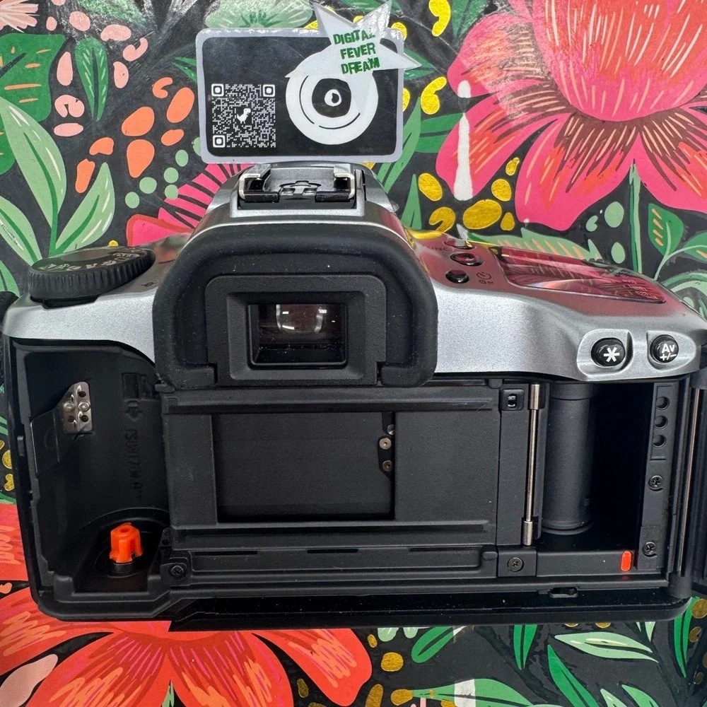 Canon EOS Rebel GII 35mm SLR Film Camera with EF 35-80mm Lens and Tamrac Bag